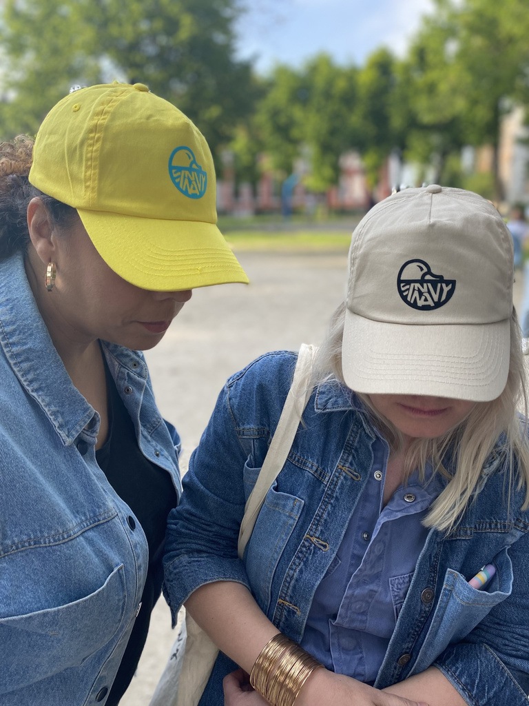 filles en casquette